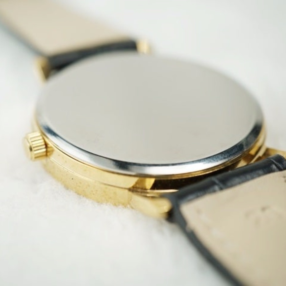 Mickey & Pluto Custom PU Leather Analog Watch NWT - Picture 4 of 7